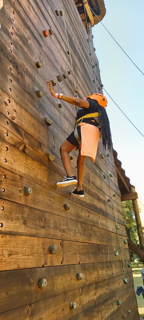 GwiziSoneni's tweet photo. #SheDidIt #ProudlyDisabledWoman
My #wallclimbing experience 2021
I climbed a 15 meter wall ๐ a โon for my bucket list goals.
I figured out I had to use my #arms to pull myself up. Stepping on the nobs was a bit challenging my strong hands bailed.
#NoLimit #NoBoundaries https://t.co/mD4WjgTKNS