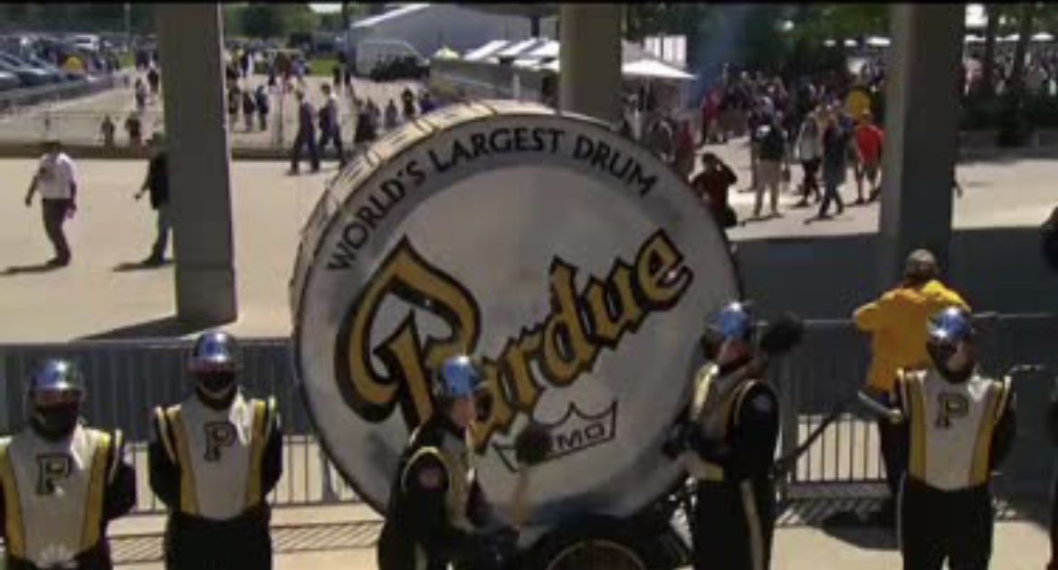 BarstoolBigCat's tweet photo. You know the Big drum wouldn’t miss a party https://t.co/llLiG8qpZN
