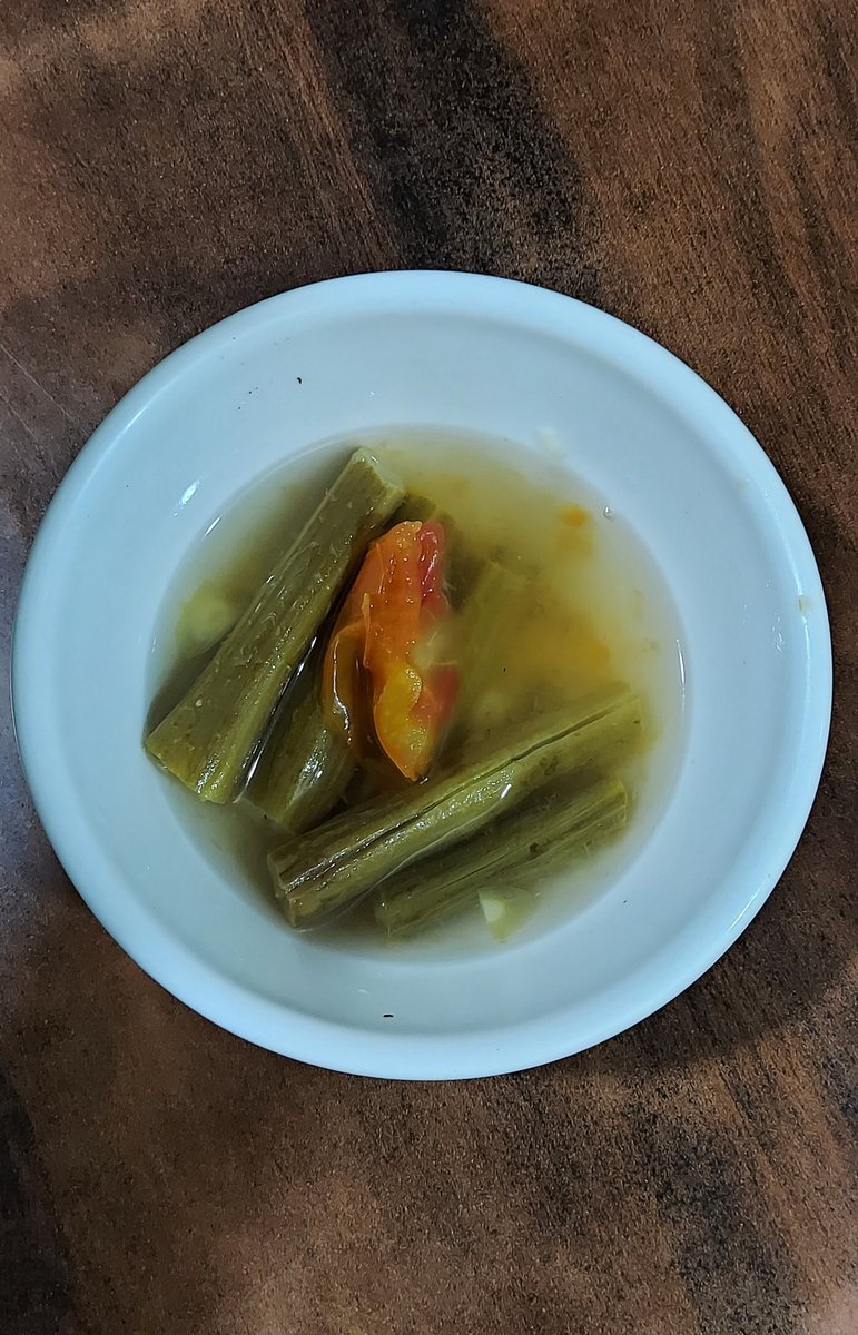 Try this folks. Moringa Oliefera Drumstick pods+ 1cut tomato+ salt+ black pepper+ water. Boil to 1 whistle in pressure cooker. Soup ready. It is tastier than it looks . & super nutritious. Apparently leaves are even more so. Psst: kindly eat drumsticks' inside bit only😅