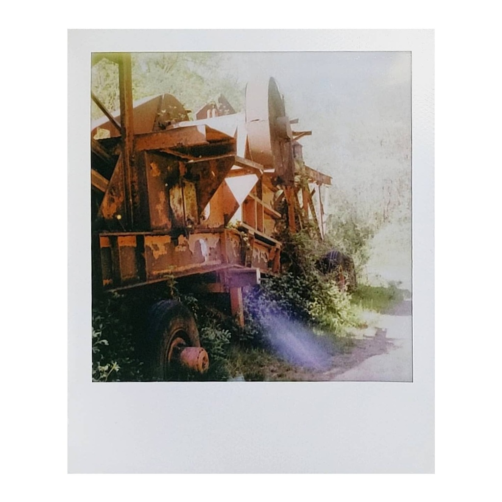 polagem's tweet photo. Polaroids of Devon #3 (30/05/21)

#devon #polaroid #polaroidcamera #polaroidoriginals #polaroidphoto #impossibleproject #sx70 #landcamera #analogue #analogphotography #filmisnotdead #foto #believeinfilm #mintcamera #photography #camera #instantfilm #inst… https://t.co/7fEmpiLFmh https://t.co/uV2Yd0hLba