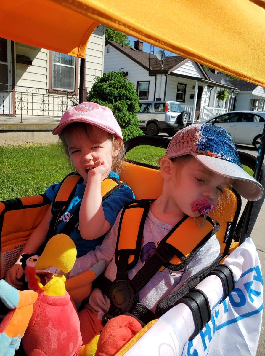 whoaNelly29's tweet photo. We walked our 65 minutes, all decked out! And Em enjoyed a whole burger afterwards :) #cfcantwait #emmecantwait #endcf #aworldwithoutcf #fucf #gofurtherfor #gofurtherforemme #trikafta #trikaftaNOW #stoppmprb #emmessaries https://t.co/aJxA7ry2ex
