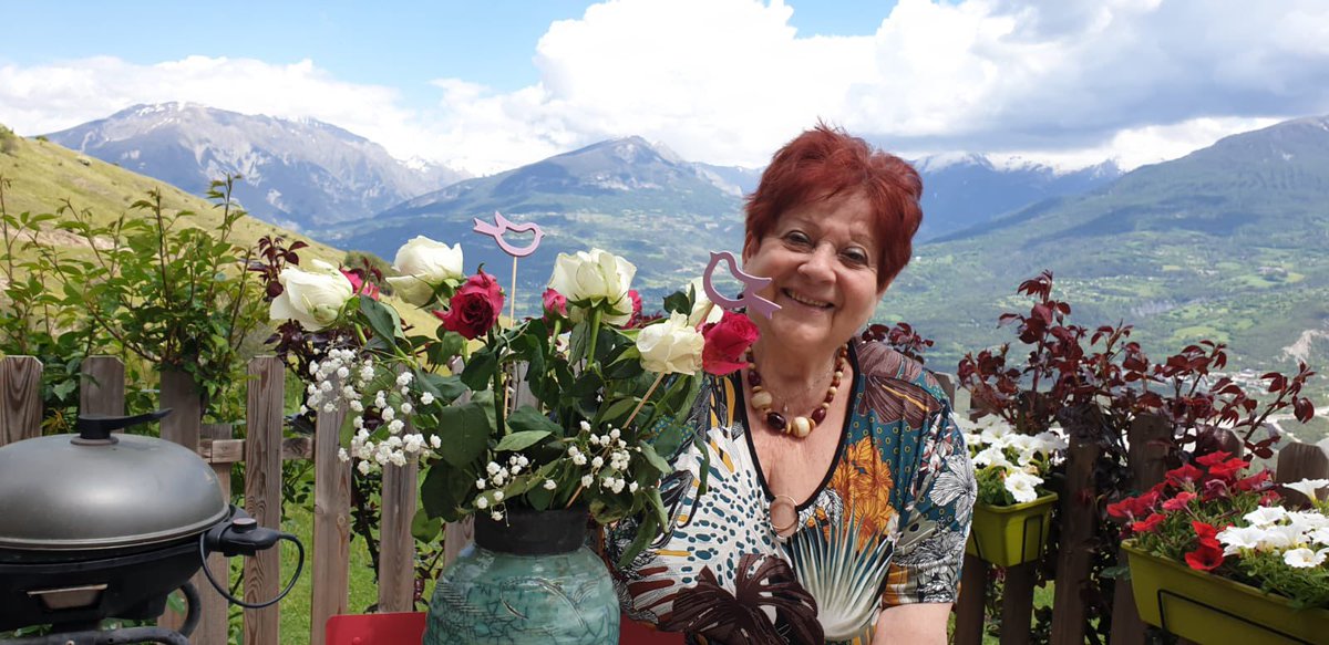 Bonne fête des mères ! 
Je suis une maman et une fille comblée 😉
Un savoureux déjeuner dans le magnifique panorama de L' Eden Lac Hotel et Restaurant à Savines Le Lac  à Savines-Le-Lac.
Avec Mariane Rossi 💜