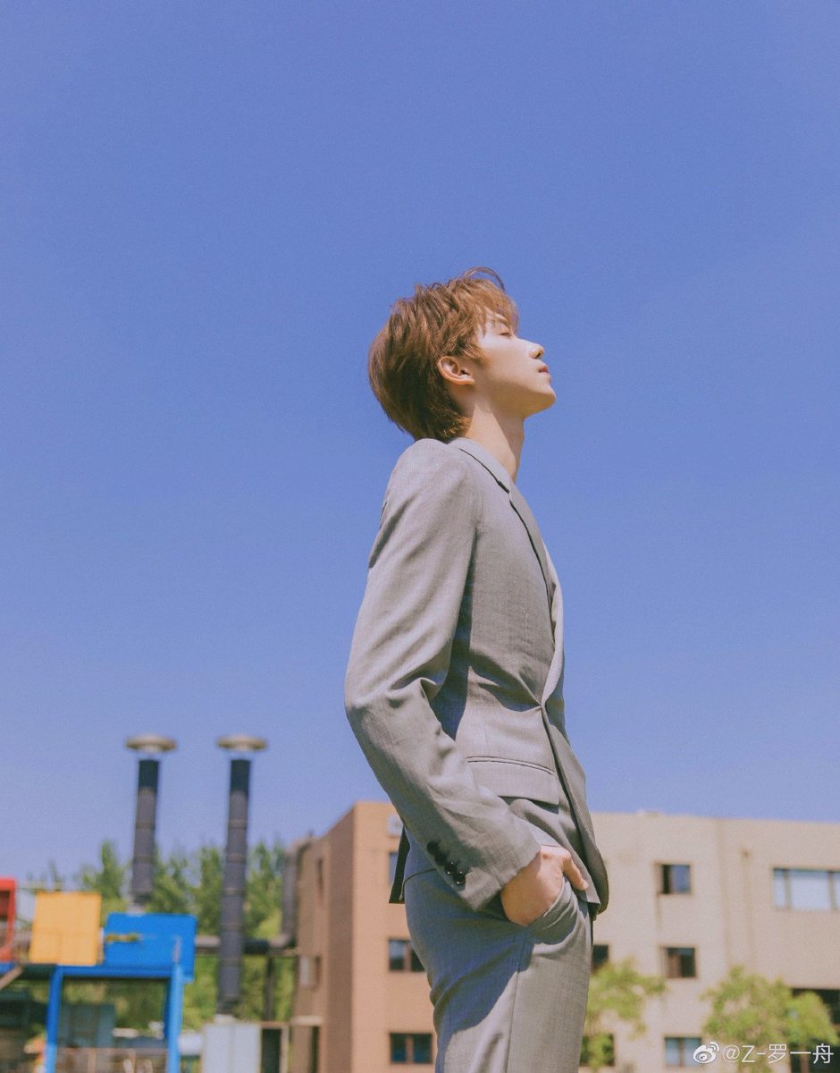 luoyizhou__'s tweet photo. ไม่เจอกันนาน👀 กลับมาพร้อมความหล่อ ดิฉันชื้นใจ❤❤❤
#WelcomeToMyWorldLuoYizhou https://t.co/uZsjImrEjx