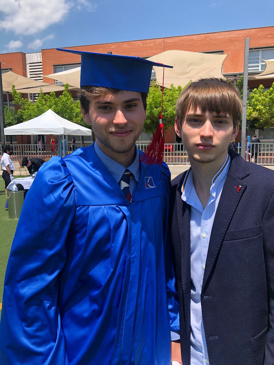 SoyOrijan's tweet image. Por fin graduados 🎓 🔥🔥