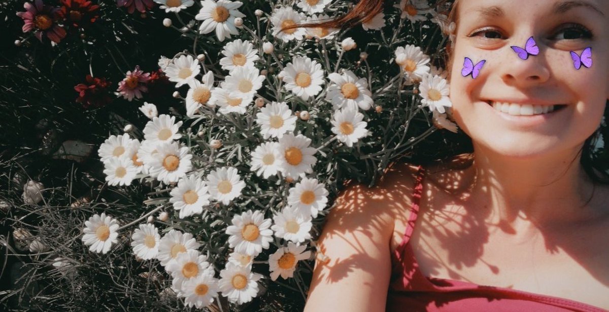synaktis's tweet photo. in love with the flowers in my garden. completely serious picture. Profi photographer.
#nofilter #notcringe #flowersarealive #thisisnotinstagram https://t.co/ShscUO3z9C