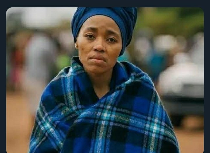 __AndileN's tweet photo. For my gender to expect less from men and do more for themselves🕯 #DateMyFamily https://t.co/rC1YrHDBMP