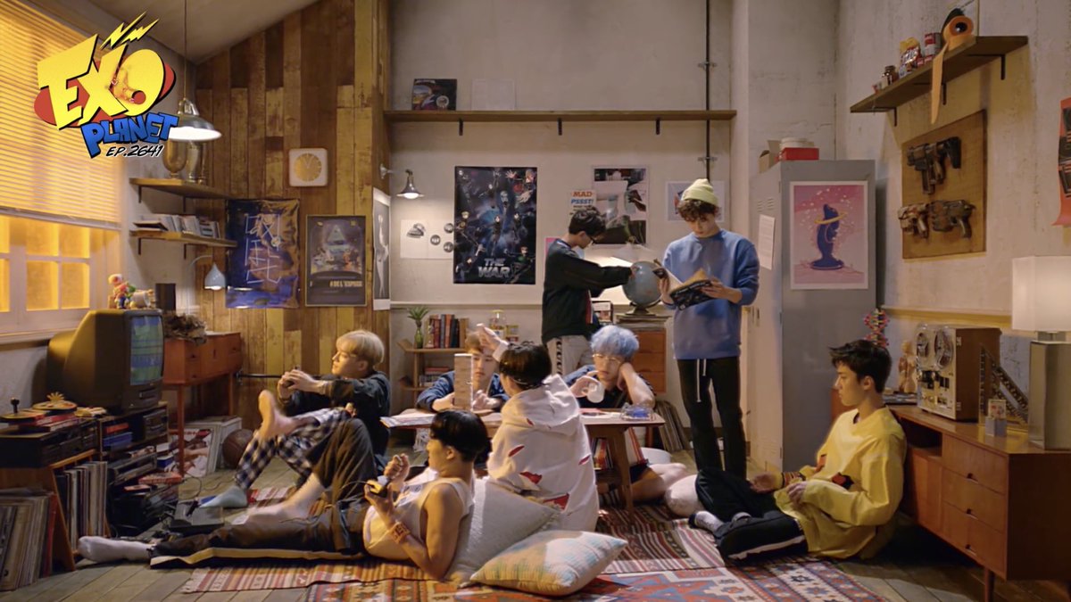 쉰화 So If Exo Is Just Playing Video Game S In The Parallel Universe In Power And Don T Fight The Feeling Then These Are Exo Playing Exo As The The
