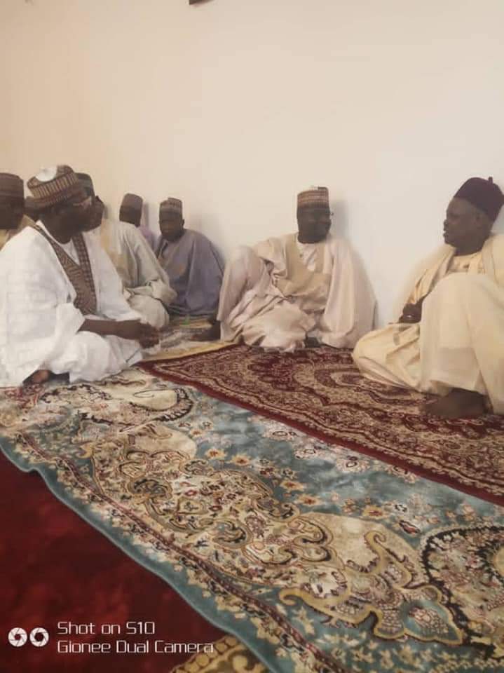 AIMShelleng's tweet photo. Earlier today at Emir of Biu's Palace for the condolence of the the Mother of His Excellency, the Deputy Governor of Borno State Alh. Umar Usman Kadafur (centre).
From right is the Emir of Biu, Mai Mustapha Umar Mustapha II.
Allahumma gafirha warhamha! https://t.co/uqlw0zvz2A