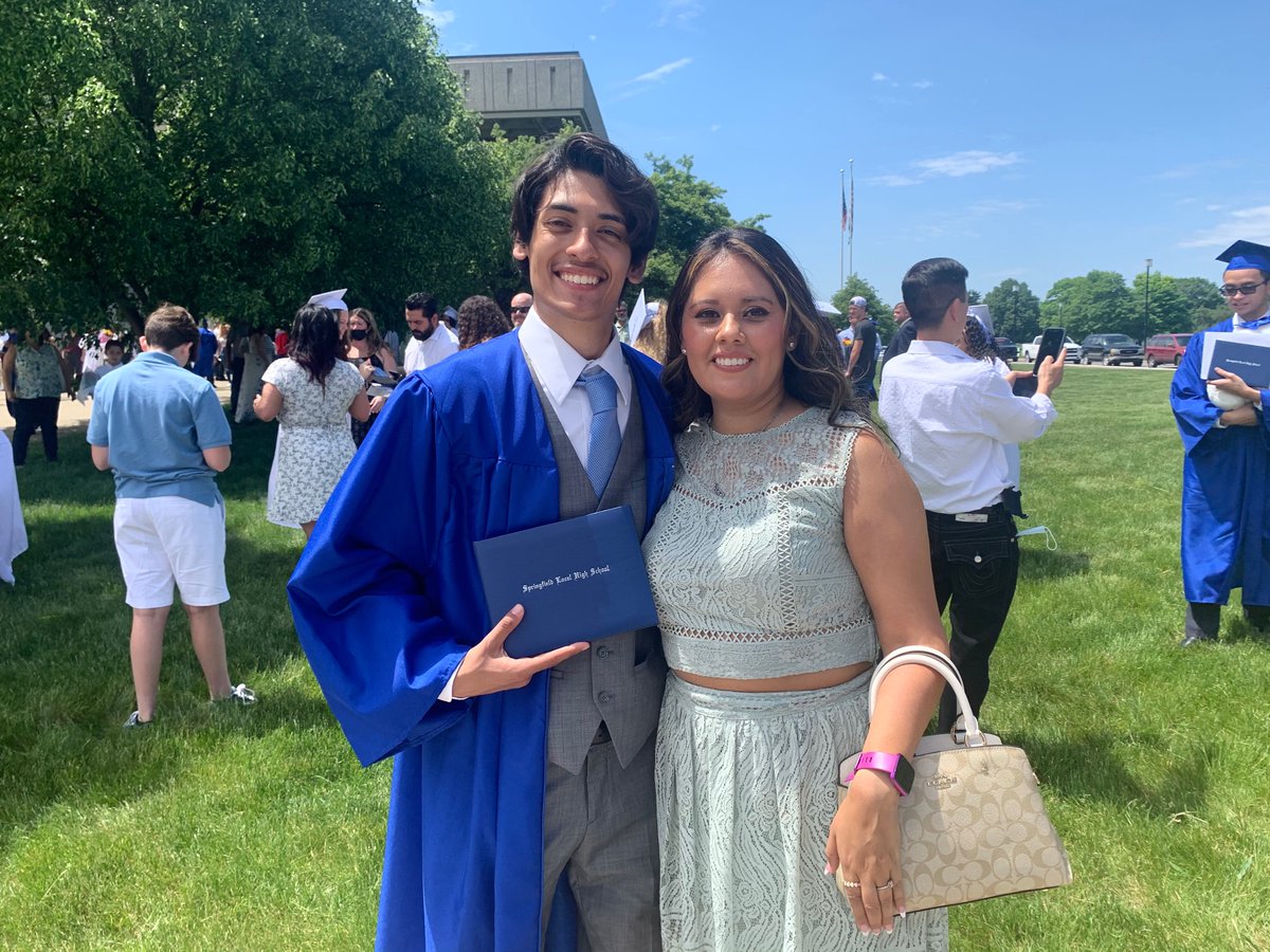 ladydiforu's tweet photo. #springfieldbluedevils #Classof2021 #springfieldhighschool https://t.co/Y50JMksmQp