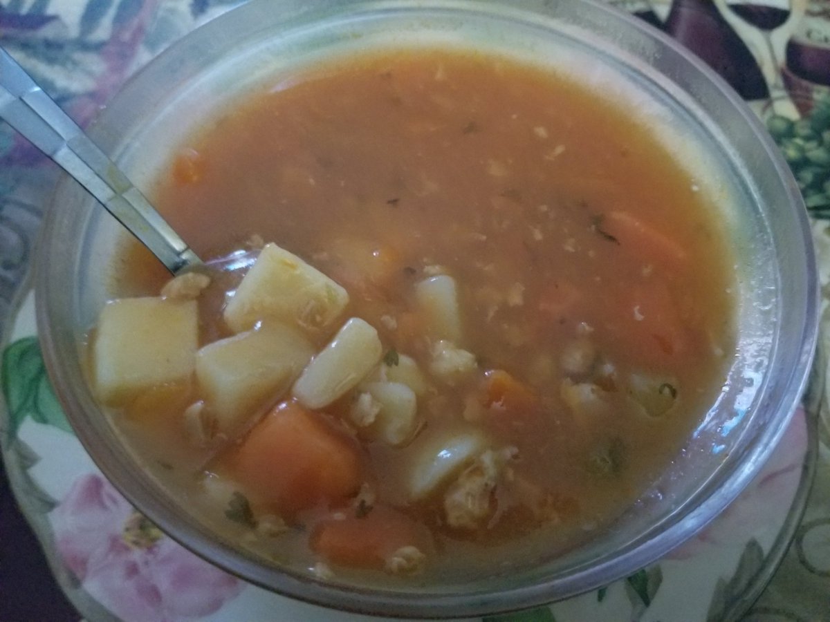 JohnLukeNYC's tweet photo. #LunchTime #Pregresso #ManhattanClamChowder On A Cold Yucky Sunday. #Yummy https://t.co/Gm3pVM5IMI