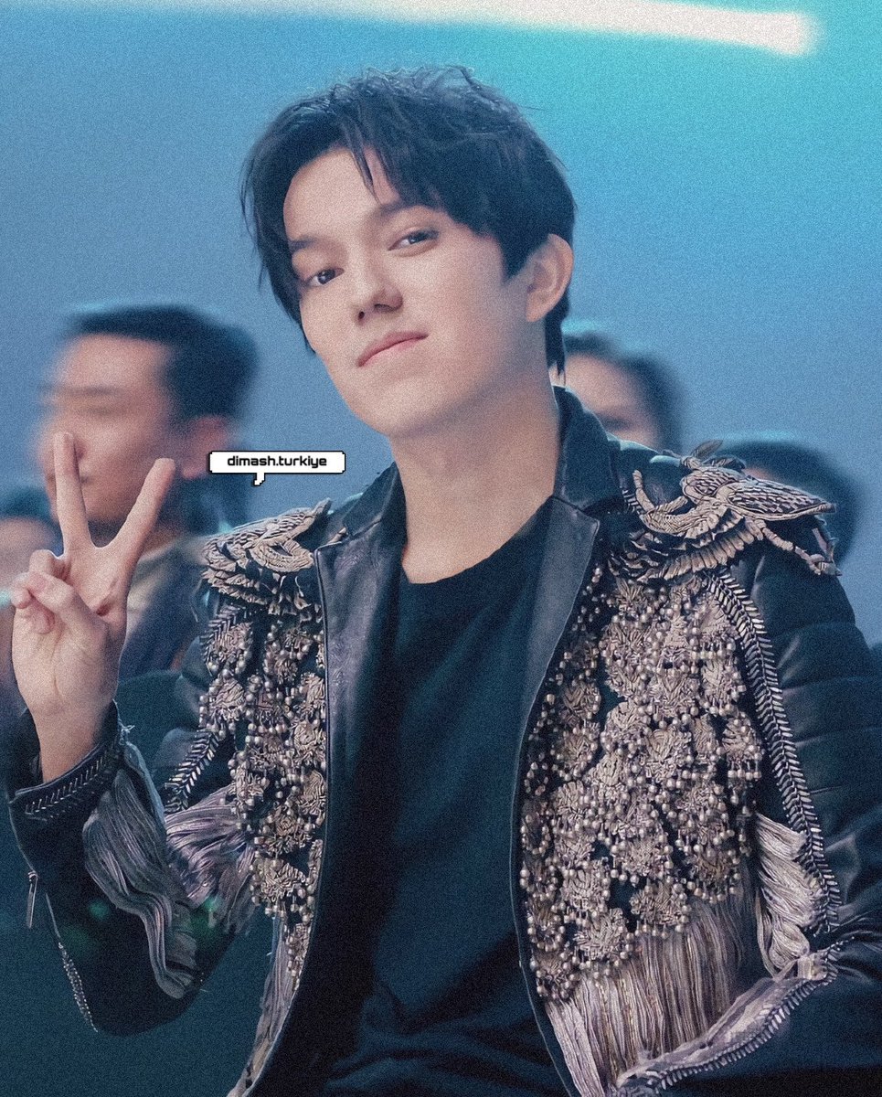 dimash_turkey's tweet photo. 29.11.17 Awakening Time Fashion✌🏼 https://t.co/8Jb24mhcKu