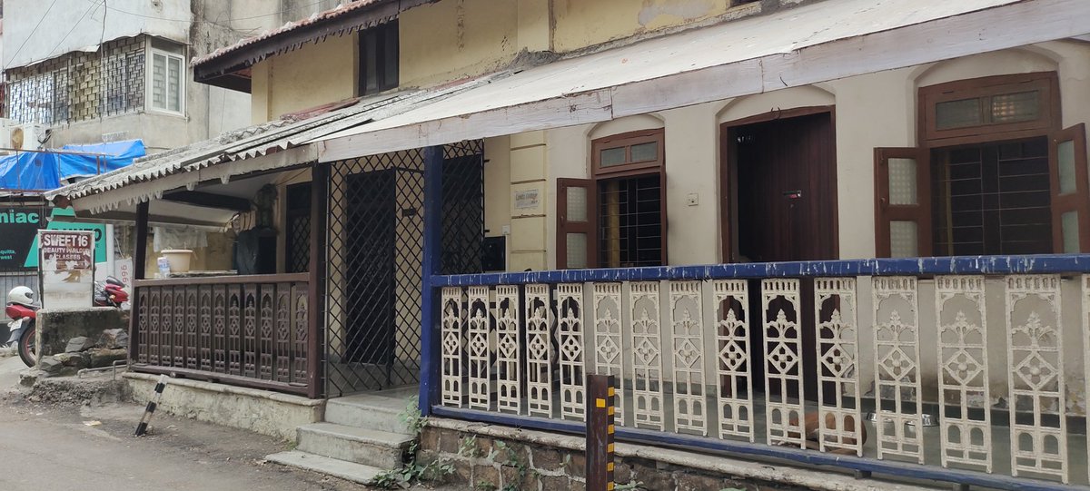 firozeshakir's tweet photo. East Indian
#architecture
#warodaroad
#bandra https://t.co/9i78YTahJq