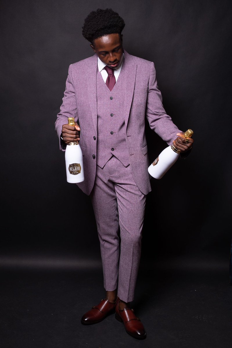 __IBSTAR__'s tweet image. I’m late, but I’m come bearing accolades🥂💫😌 #UAlbanyGrad #BlackGrad #BlackExcellence