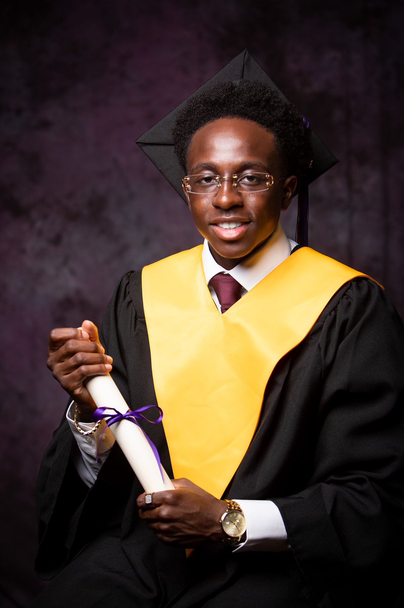 __IBSTAR__'s tweet image. I’m late, but I’m come bearing accolades🥂💫😌 #UAlbanyGrad #BlackGrad #BlackExcellence