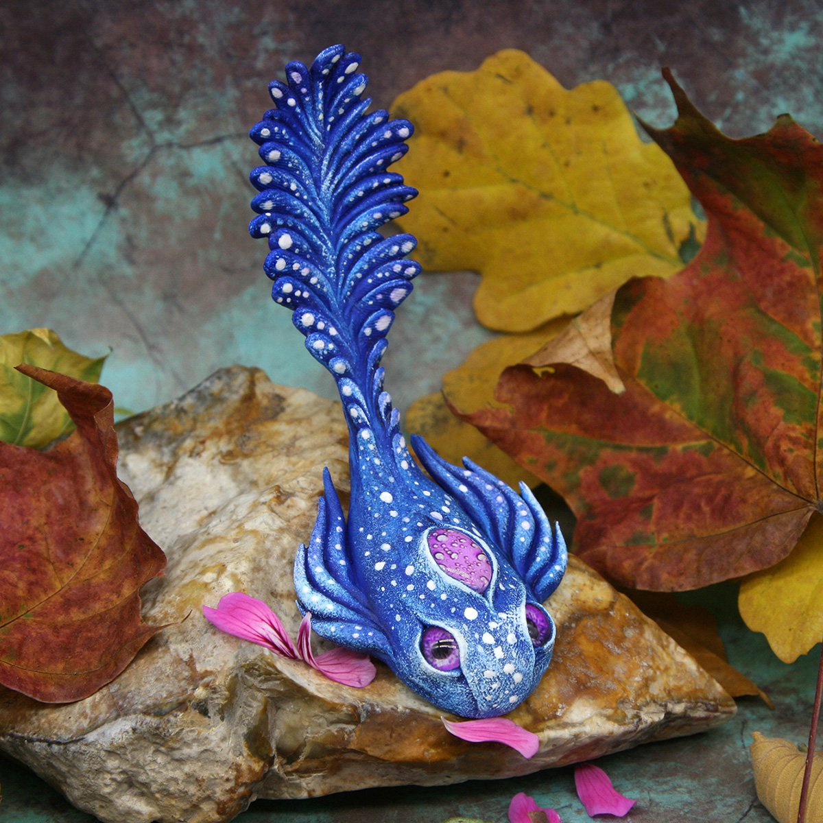rainbowmarleo's tweet photo. Feather of blue, feather of skies, feather of seas. Fish of space, slug of imagination, reality of unreal.

https://t.co/3bmor87P5U

#peacock #feather #bluedecor #fantasyanimal #animaldesign #aquaticanimal #alienanimal #aliencreature #creaturedesign #seaslug #nudibranch #bentos https://t.co/H2TQOzS4vt