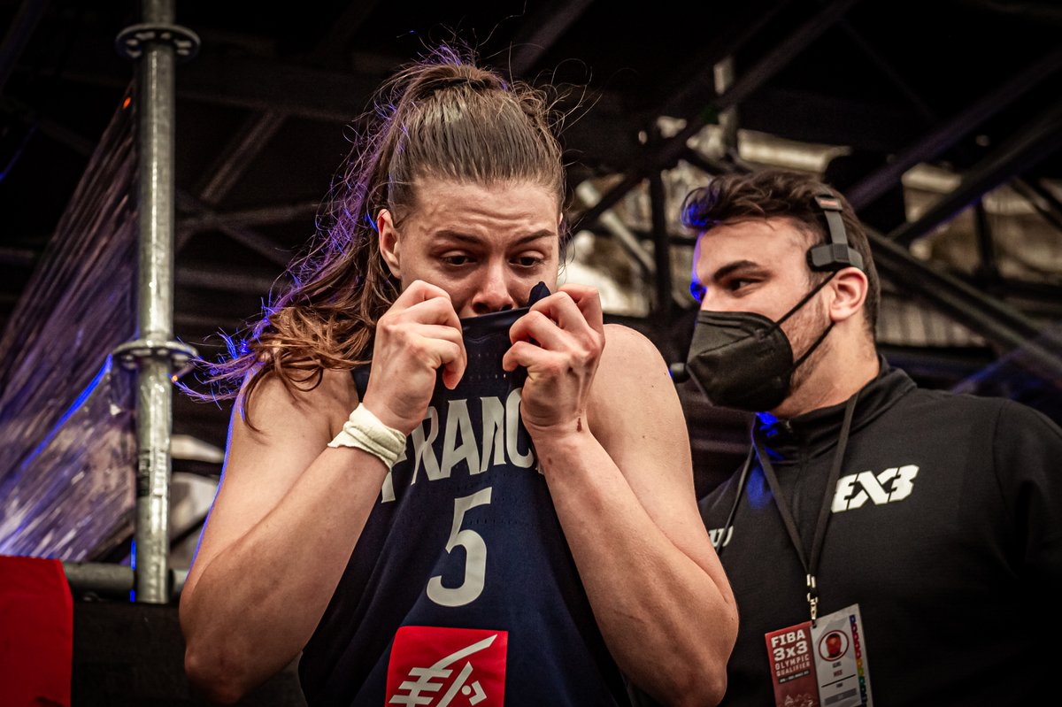 3x3ffbb's tweet image. CRY.