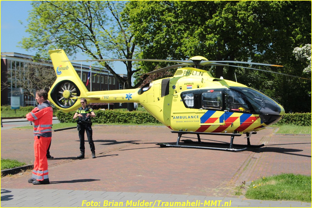 Hulpdiensten opgeroepen voor medische noodsituatie Marcus Buschstraat Delfzijl ..