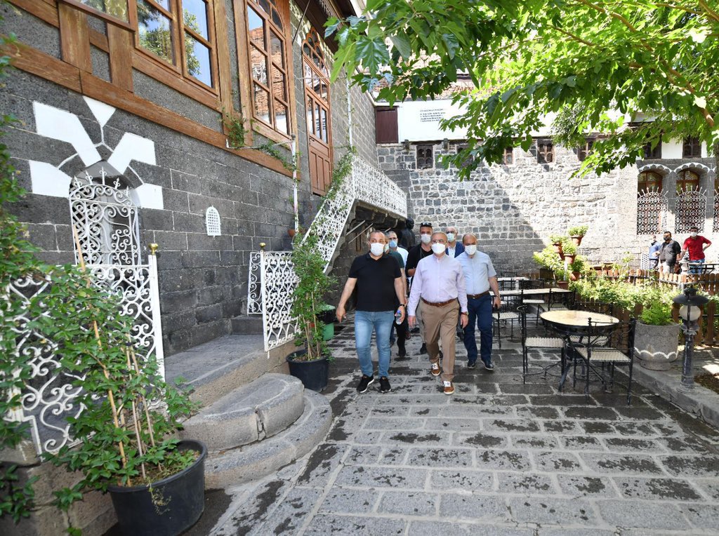 Münir Karaloğlu