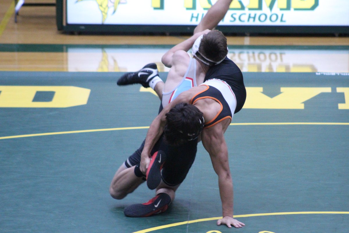 mcchs_wrestling's tweet photo. Nothing better than a good take down or mat return. Holian, Moore, Rodriguez and Fitzgerald doing their thing! #thestormhasarrived #silvaclap https://t.co/HnSHyuGihe