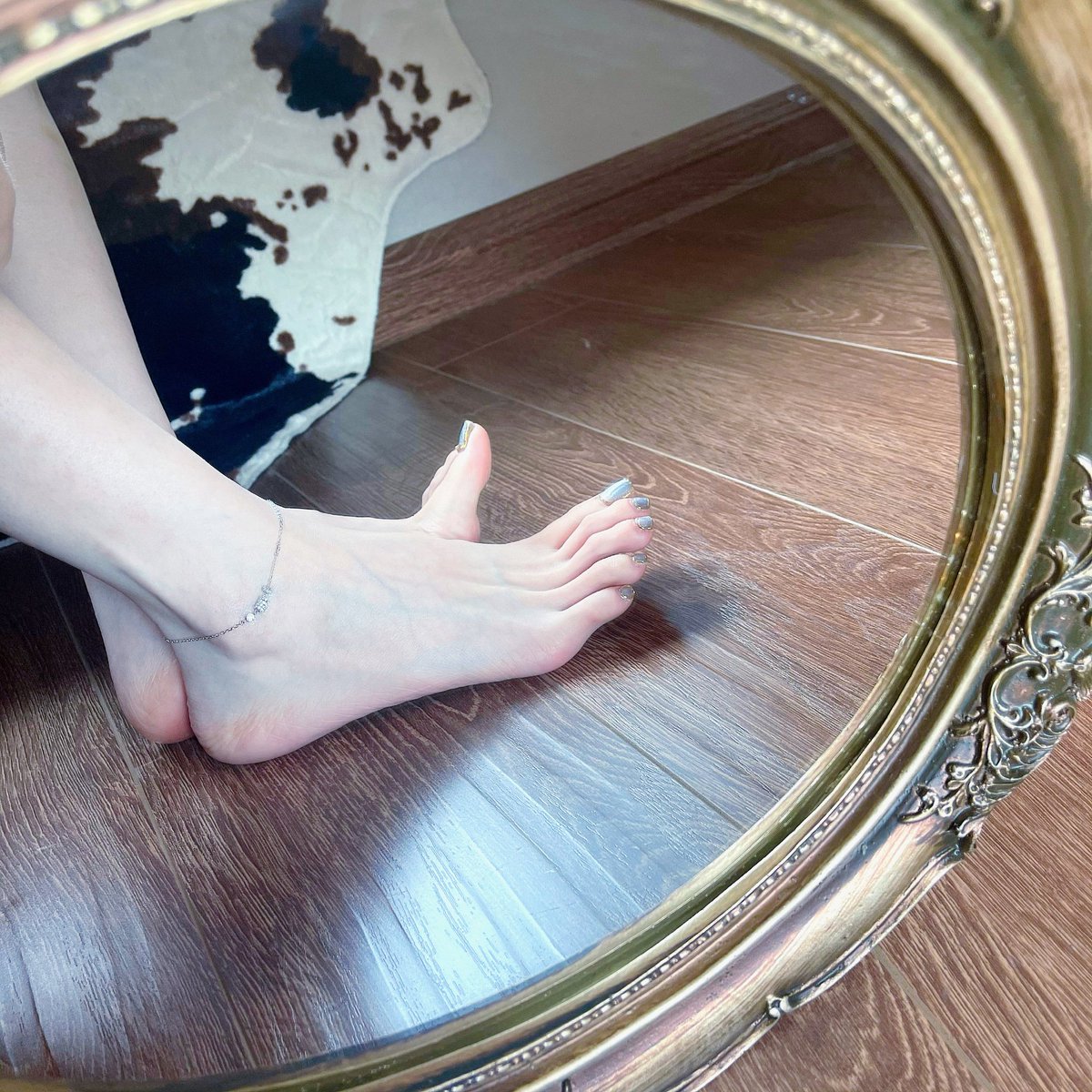 tttaaaticl's tweet photo. 脚被狗狗舔的好光滑好嫩哈哈哈哈哈 https://t.co/Jj8q4ZXvYP