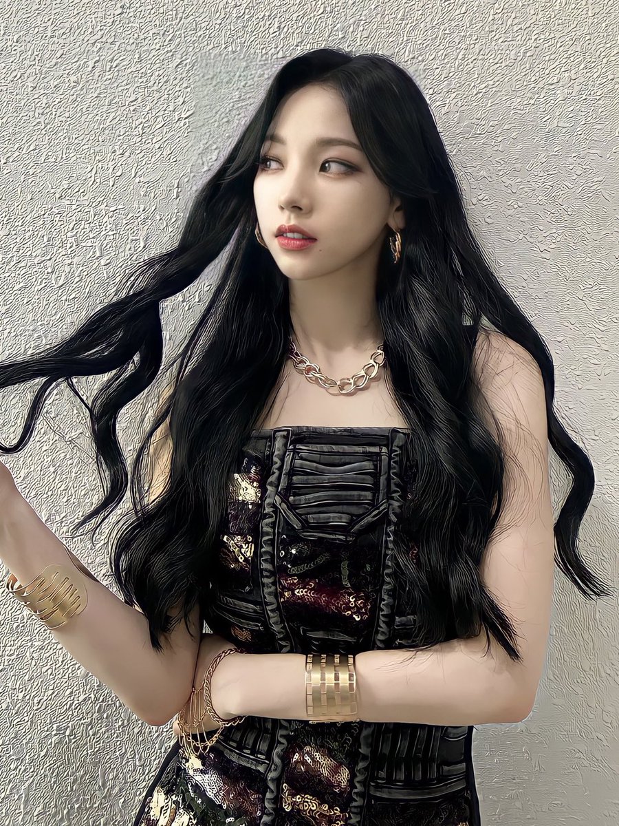 เอสเอ้มมันเก่งนะ มันไปหาคนสวยแบบนี้มาได้