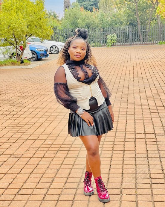 thenationent247's tweet photo. M A K H A D Z I ❤❤❤❤

⭐⭐#FamilyMeeting | Level 2 | President Cyril Ramaphosa | #DateMyFamily | Mr Smeg | Gavin Hunt | Zungu | Ricky Rick | Screamer | Lorna⭐⭐ https://t.co/gQGd35sRxj