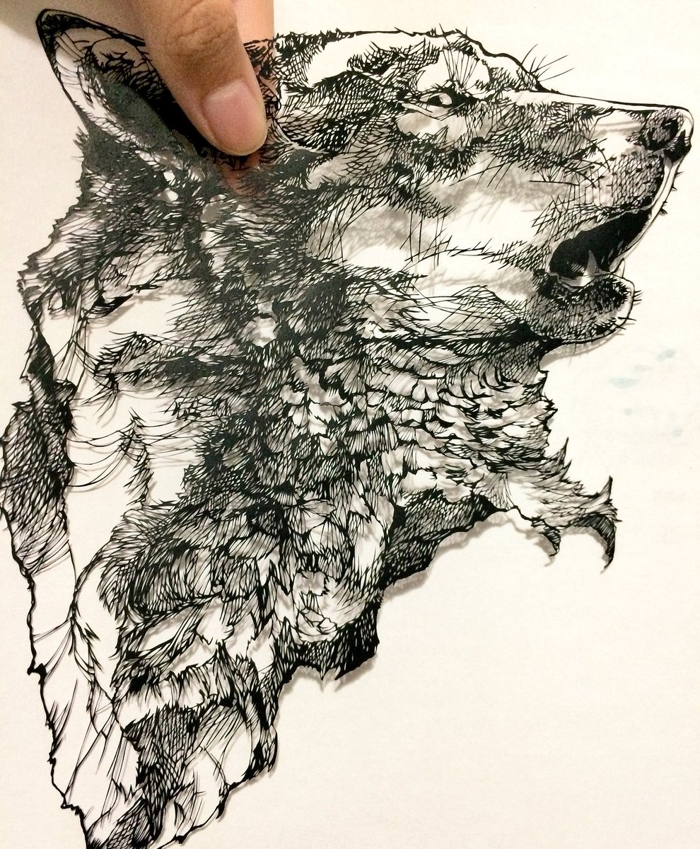 「色々見返してました  高校3年生の時の作品です  オオカミの切り絵のラフと現物
」|烏海@過去作投下中のイラスト