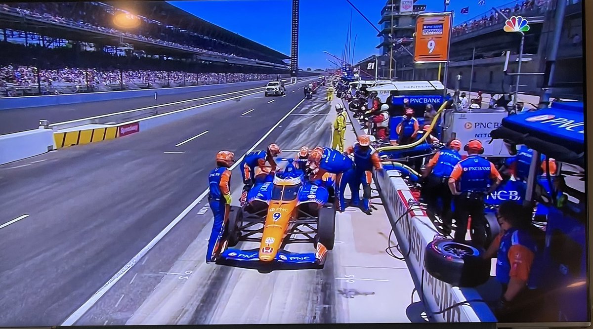 DocumentingBTC's tweet photo. The PNC Bank sponsored Indy 500 car ran out of fuel as the #Bitcoin car passes them by. The irony. https://t.co/UHup80O3E7