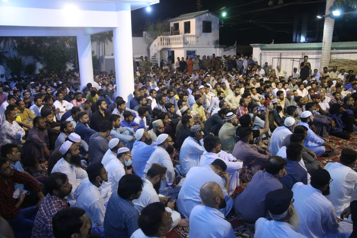 پاک سرزمین پارٹی کے چیئرمین سید مصطفی کمال کا مرکزی سیکریٹریٹ پاکستان ہاؤس میں تمام مرکزی شعبہ جات کے ذمہ دران کے اجلاس سے خطاب- صدر #PSP انیس احمد قائمخانی نے بھی ذمہ دران سے گفتگو کی، اس موقع پر اراکین سینٹرل ایگزیکٹو کمیٹی اور نیشنل کونسل بھی موجود ہیں-
<a href="/KamalPSP/">Mustafa Kamal Fans</a>
#Mustafakamal