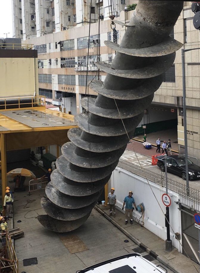 alguien:no te taladres más la cabeza 

yo: