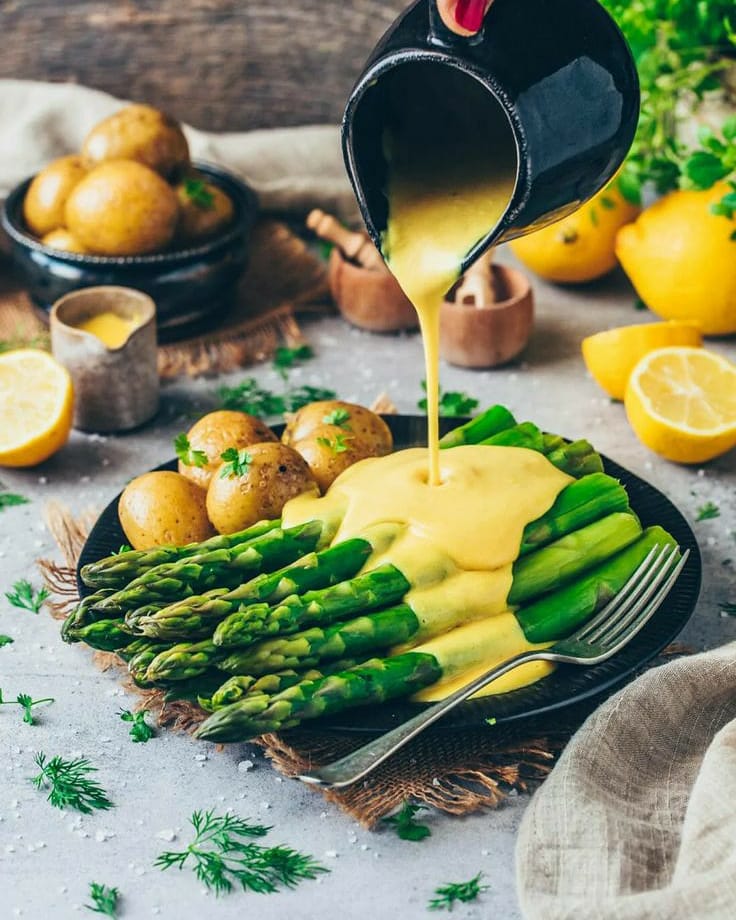 JAYANTSUTHAR19's tweet photo. Asparagus
When hot -melted butter / beurre fondue or hollandaise
When cold -vinaigrette or mayonnaise
#iihmbest3years
#hospitalitybuzz
#htdmiihmaday11 https://t.co/b6aLh5i87F