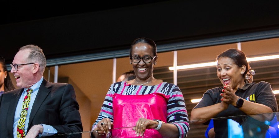 taarifarwanda's tweet photo. #Zamalek  SC yo mu #Misiri yegukanye igikombe cya #theBal  yakinwaga ku nshuro ya mbere, itsinze #US_MONASTIR yo muri #Tunisia . Perezida Paul #Kagame ni umwe mu barebye uyu mukino. https://t.co/4OXkWCtuyF
