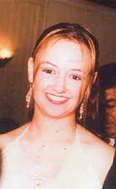 rrgs2's tweet photo. Gladis Estefanía Rengel Acosta desapareció el 2 de marzo del 2004 cuando tenía 17 años mientras se dirigía a su trabajo en Machala. Ella residía en Pasaje, provincia de El Oro.

Abro Hilo a más de 17 años de su desaparición. https://t.co/NyzH1E1aXz