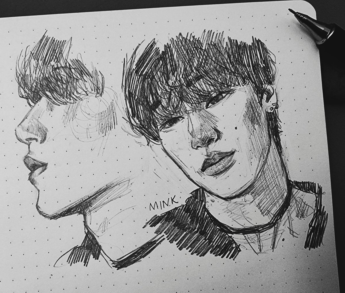 Uuuu May 2020 vs May 2021, my love for hatchy lines has been the same apparently ✍🏼 https://t.co/4lRxubieCY 