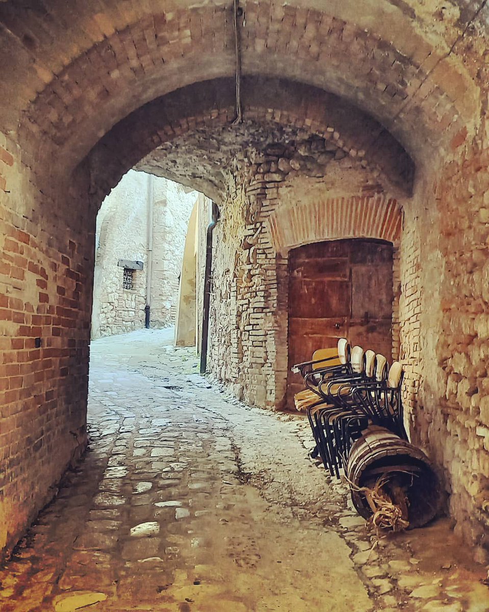 giulianocapoz's tweet photo. Uscita in buonissima compagnia 

#goledelnera 
#ranocchietta 
#scarpedaspritz 
#trekking #trekkingitalia #trekkinglovers #trekkingday https://t.co/SU3LJpdeoN