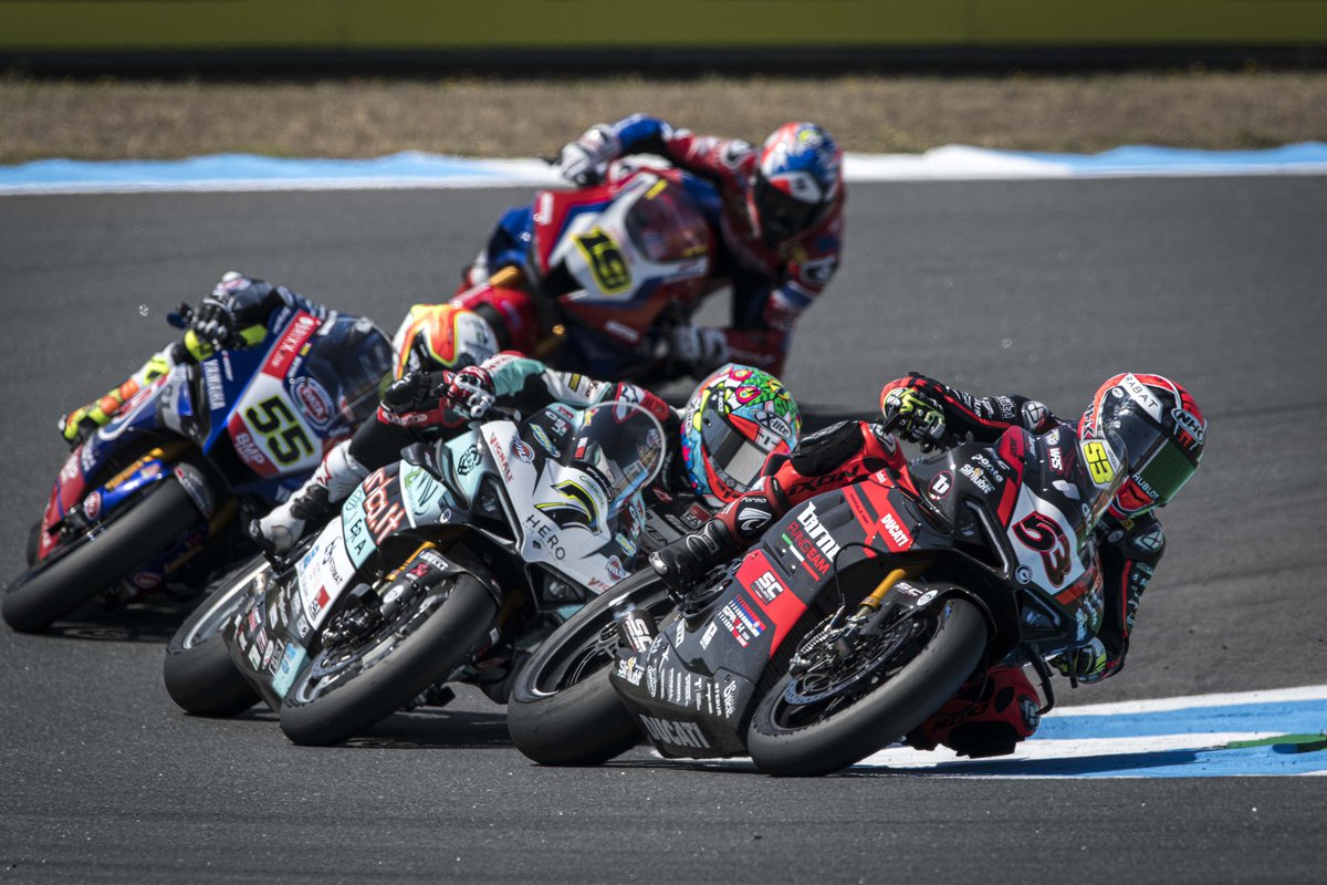 TitoRabat's tweet photo. P10 on race2
Struggling during all the race! 💪🏼

@ducaticorse @WorldSBK @IxonCom @Hublot @joyeriarabat #BarniRacingTeam #NHKhelmets #FormaBoots https://t.co/UaJN1QicrA