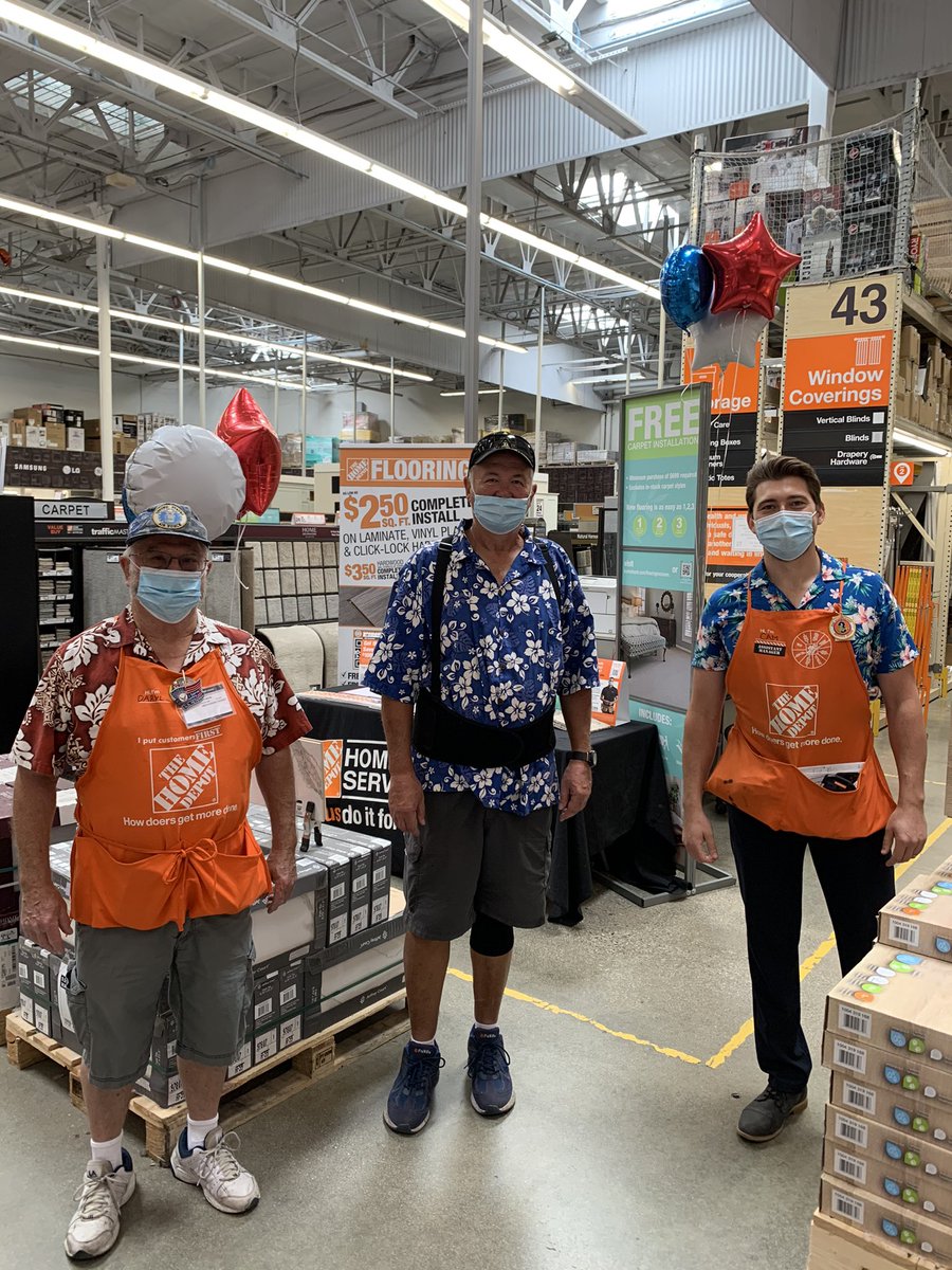 THD_Fee's tweet image. Late post. Associates having fun with Hawaiian shirt Saturdays here at The Tustin Home Depot. @YoAleman_THD @HD_Watts @Rob_HDnights @AshleyBotts4 @downeypackerfan @Steven_Mousseau