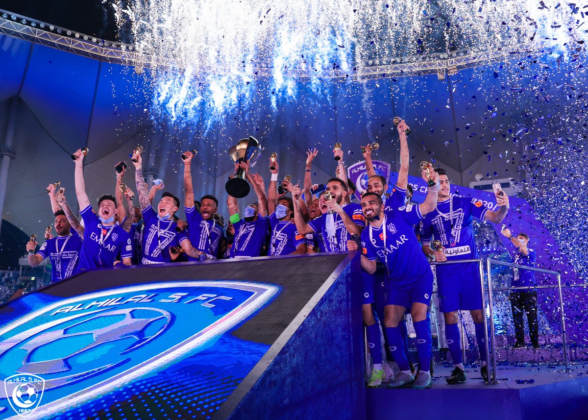 Alhilal_FC's tweet photo. 🏆 هذي علومنا.. في المنصة.. وأنتم وش أخباركم..؟ 

#الهلال 🤩💙 https://t.co/Nl1ZPikfIk