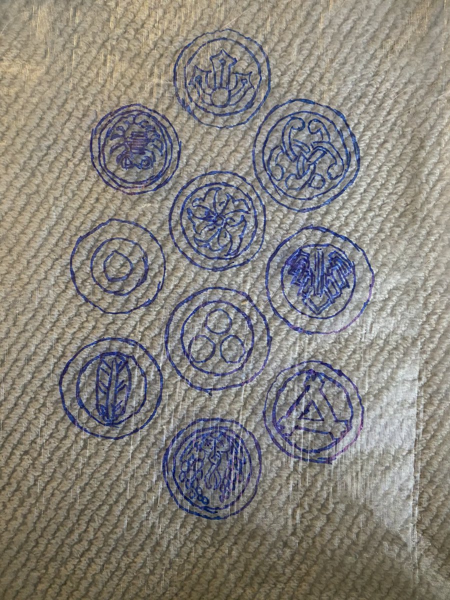 InkSplatterM's tweet photo. #exaltedrpg #DragonBlooded 
Me: should finish that one embroidery that I’be already started
Me: I want to do the Dynasty’s mon instead https://t.co/mYtGRX90mG