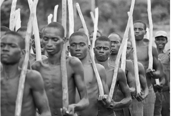 DatBiafranBoy's tweet photo. THEY DIED THAT WE MAY LIVE

They chose to die on their feet than to live on their knees.

They showed the world that Africans can live and produce on their own whatever they want without external help from the whites. https://t.co/vRjWHnhFzl