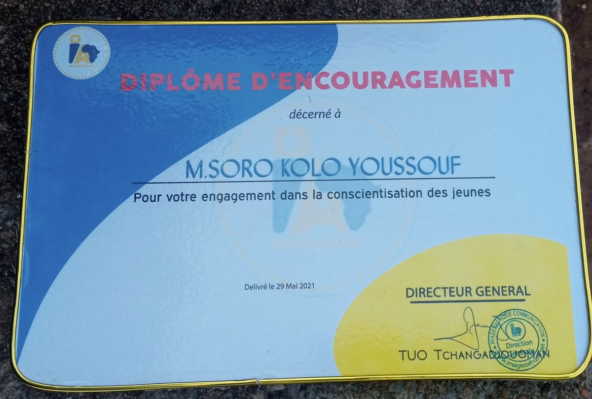 soro_sky's tweet photo. Hier dans l'après-midi, l'agence de Communication et de presse IMAGE D'AFRIQUE nous a décerné un prix, en raison de nos actions citoyennes pour le Civisme des Jeunes. #BOUAKÉ #CIV225 #civ2021 #Cotedivoire  #Citoyenengage https://t.co/Ru6pHh88Xu