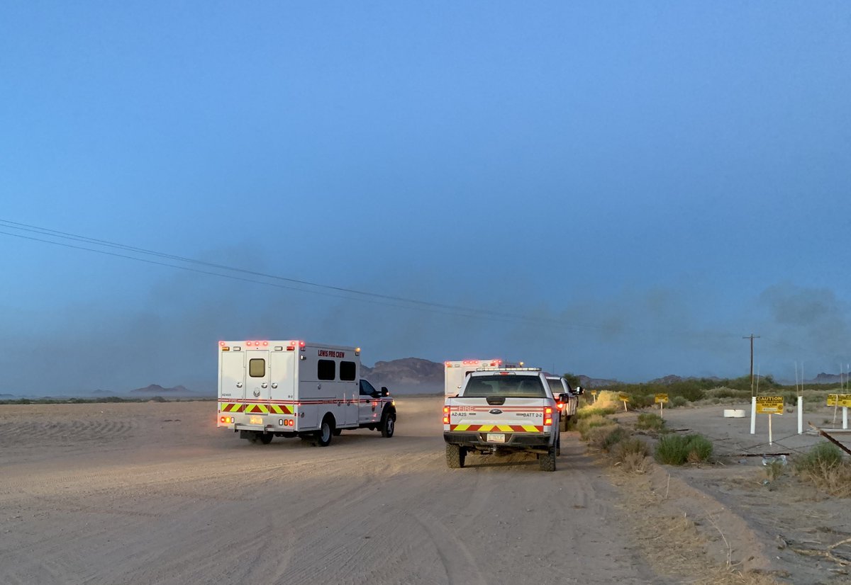 azstateforestry's tweet photo. Crews have stopped forward progress on #CourthouseFire near #Tonopah. Fire mapped at 1,072 acres. Today’s firing ops successful & crews were able to tie in NE & SE sides. Fire is 40% contained. #AZFire #AZForestry #Harquahala https://t.co/KkrqSSycOL