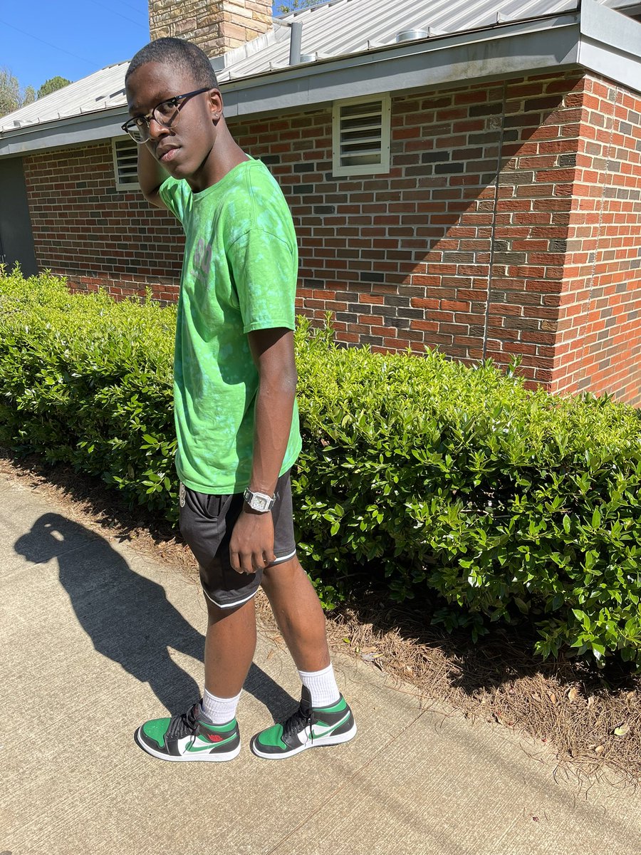 jcorionj's tweet photo. really inna game, yea imma star player 🌟 ⛹🏽‍♂️
 
👕 &amp; 🩳: Raw Abiding Citizens (@RawAbiding)

#Myla90sGraduationCookout https://t.co/VgsawC3T3m