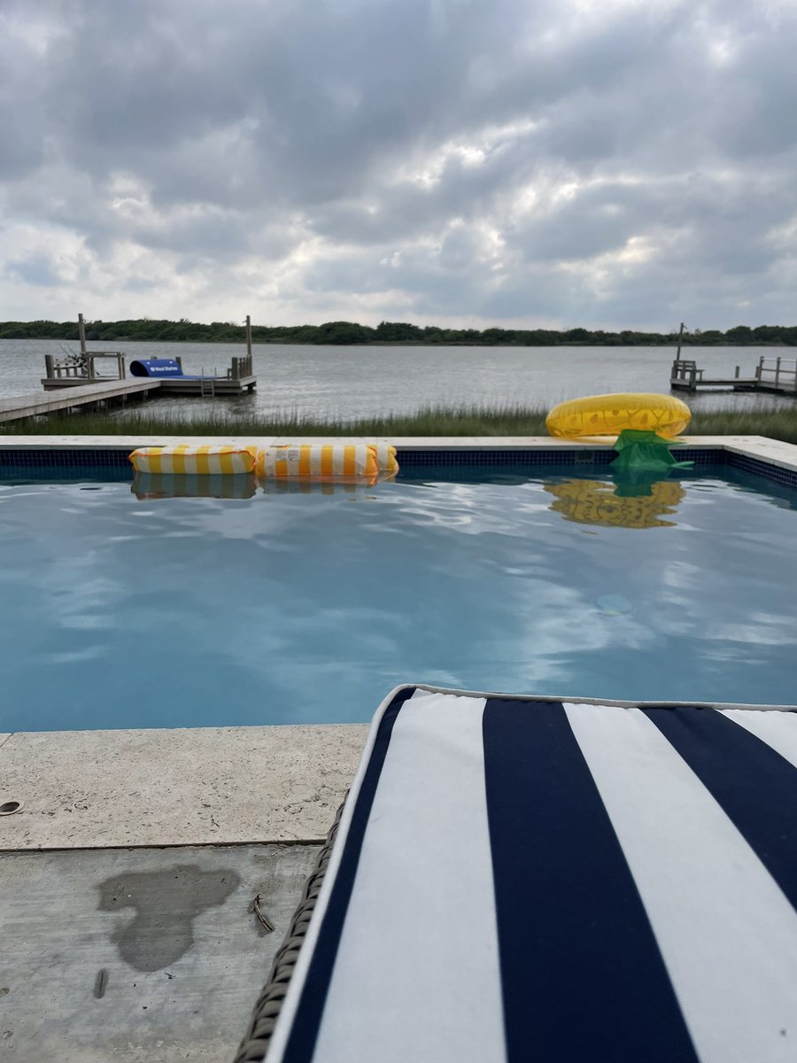 cooperdaniels_'s tweet photo. #bay #sunset #beach #pool https://t.co/l86Q28Eq7x