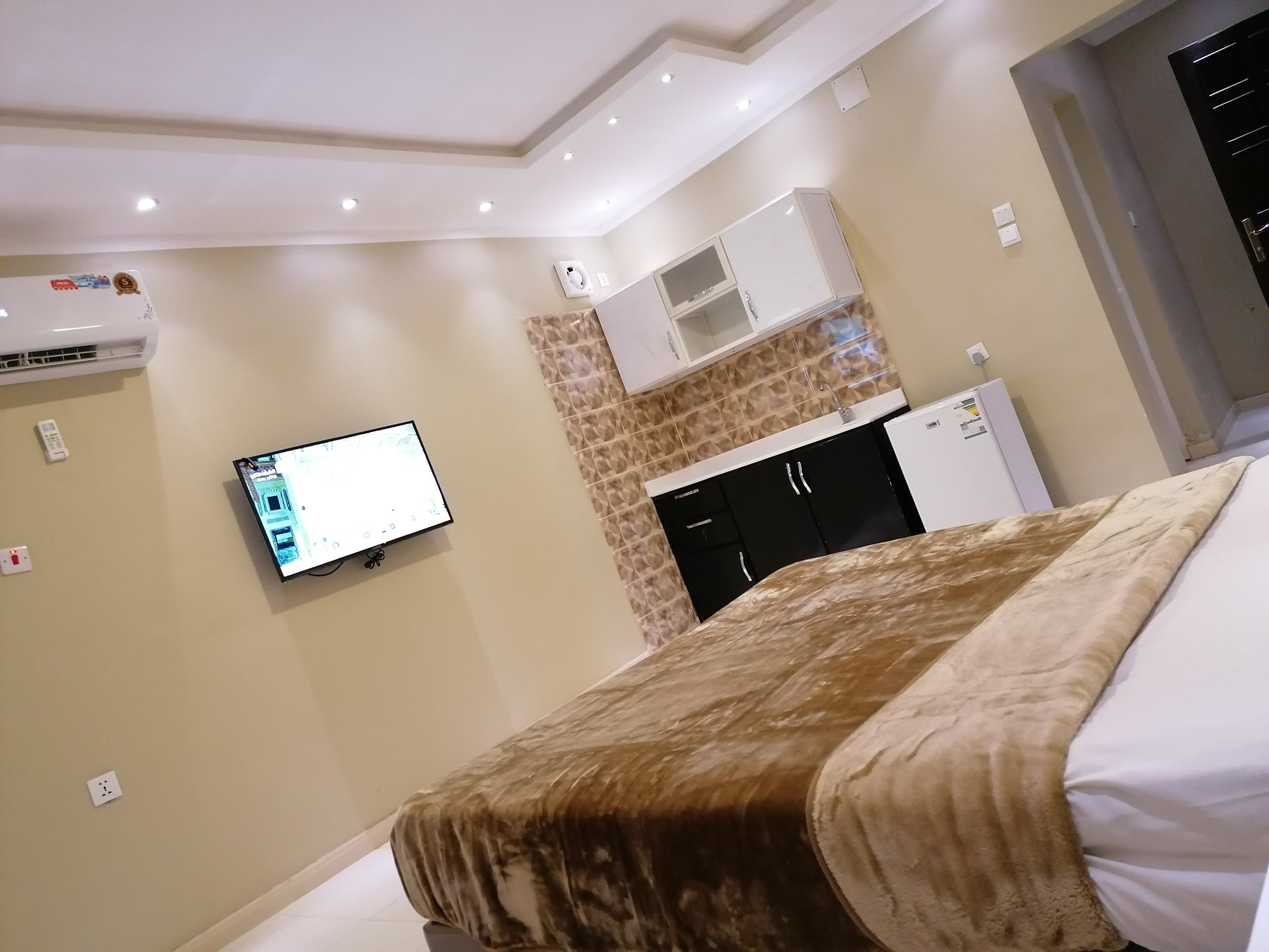 مارينا العليا On Twitter سويتات فاخره للسيدات غرفة نوم راقيه 1999ريال فقط طبيبات مستشفى الملك فهد مستشفى الملك فيصل غرفة سكن سكن موظفات سكن طالبات العليا وسط الرياض سيدات بنات وظائف نسائيه وظائف شاغرة وظائف الرياض طبيبة موظفة