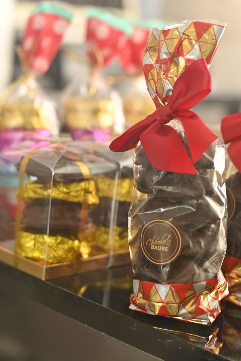 ChocolateBaure's tweet photo. Bombones de maracuya, tamarindo, caramelo, alfajores, tortugones, trufas, todos hechos con chocolate real.

#chocolateboliviano #organicchocolate #wildbeni #wildchocolate #wildcacao #chocolatebaure #wildercacao #bolivianchocolate #amazonchocolate #wildbeniano #sumarltda https://t.co/ck3VZS32wY