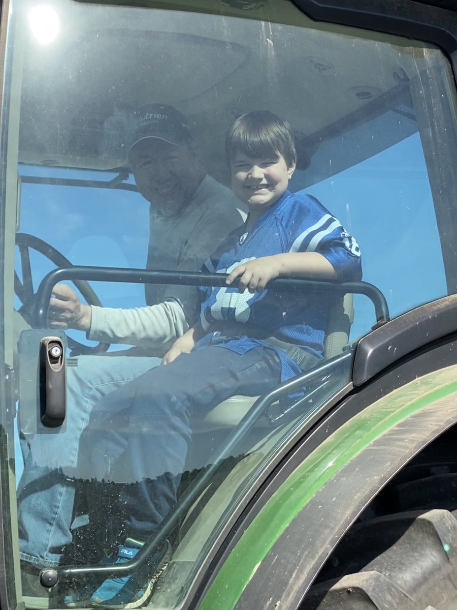 stephetch_2nd's tweet photo. This sweet 2nd grader of mine has big dreams to be a farmer one day. Today he got to “help” plant soybeans at our farm! I don’t know who was more excited about this...him or me! https://t.co/fi2CrjTpLC