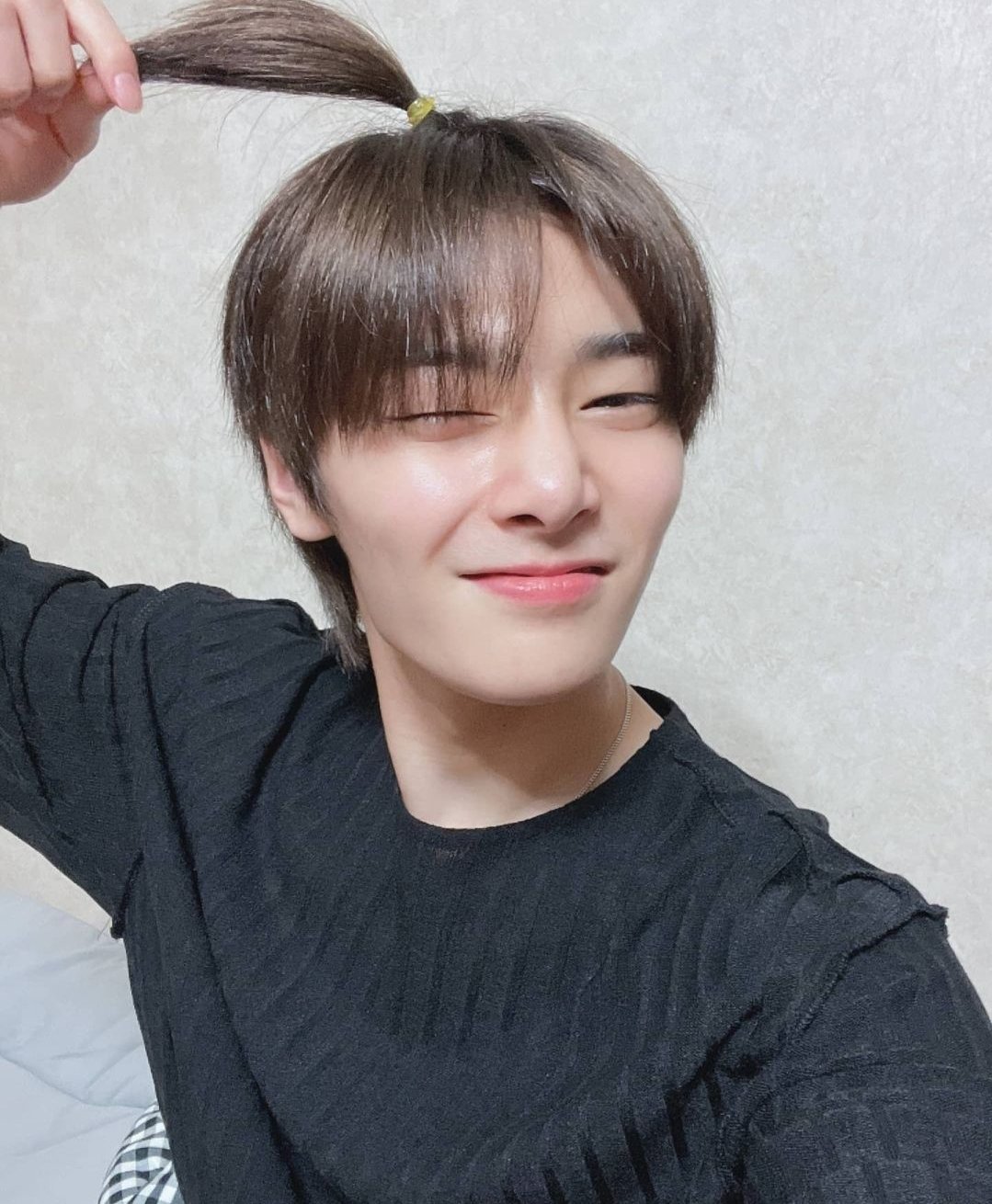 사키푸 在 Twitter 上 おはイエニ この前イエニがりんごちゃん をしてくれたんだけどvliveでstayがりんごヘアーしてって言ってその場でもしてくれてたんだけど また改めてしてくれたんだよね 本当イエニはとっても優しい 大好きだーーー 昨日の