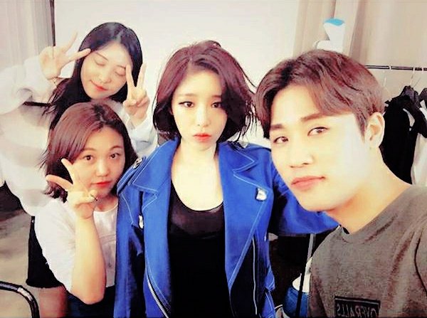 zoratwt's tweet photo. ˛ wᥱlcomᥱ to чozorᥲ's［𝘂𝗽.𝕕𝕒𝕥𝕖］❐ 𝙩𝙤𝙙𝙖𝙮'𝙨 𝙖𝙙𝙫𝙚𝙣𝙩𝙪𝙧𝙚 · · #HappyEverAfterwith𝗕𝟳𝗦！

Aquí estoy con mis xingus, bien puntuales en el #𝗕𝟳𝗦CONCERT 🥳 n we ready to celebrate that #𝗕𝟳𝗦isALIVE! Felicitaciones por estos casi 3 años juntos, chiquitos. ♡ https://t.co/5W8hGa4npV