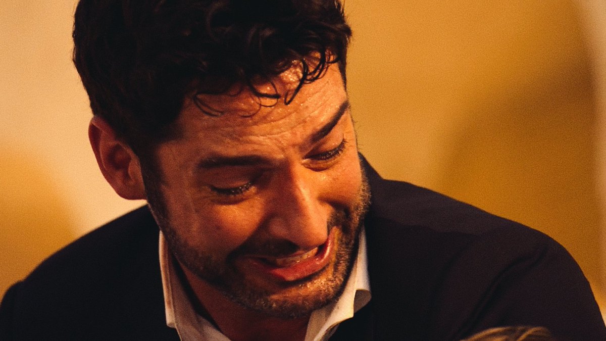 detectived0uche's tweet photo. Can we PLEASE just talk about Tom Ellis's talent? His acting in season 5 was amazing! The way he was able to play the hero and the villain at the same time deserves recognition. He worked so hard and delivered a brilliant performance. Give👏him👏all👏awards👏#Lucifer https://t.co/nM0q62aqy9
